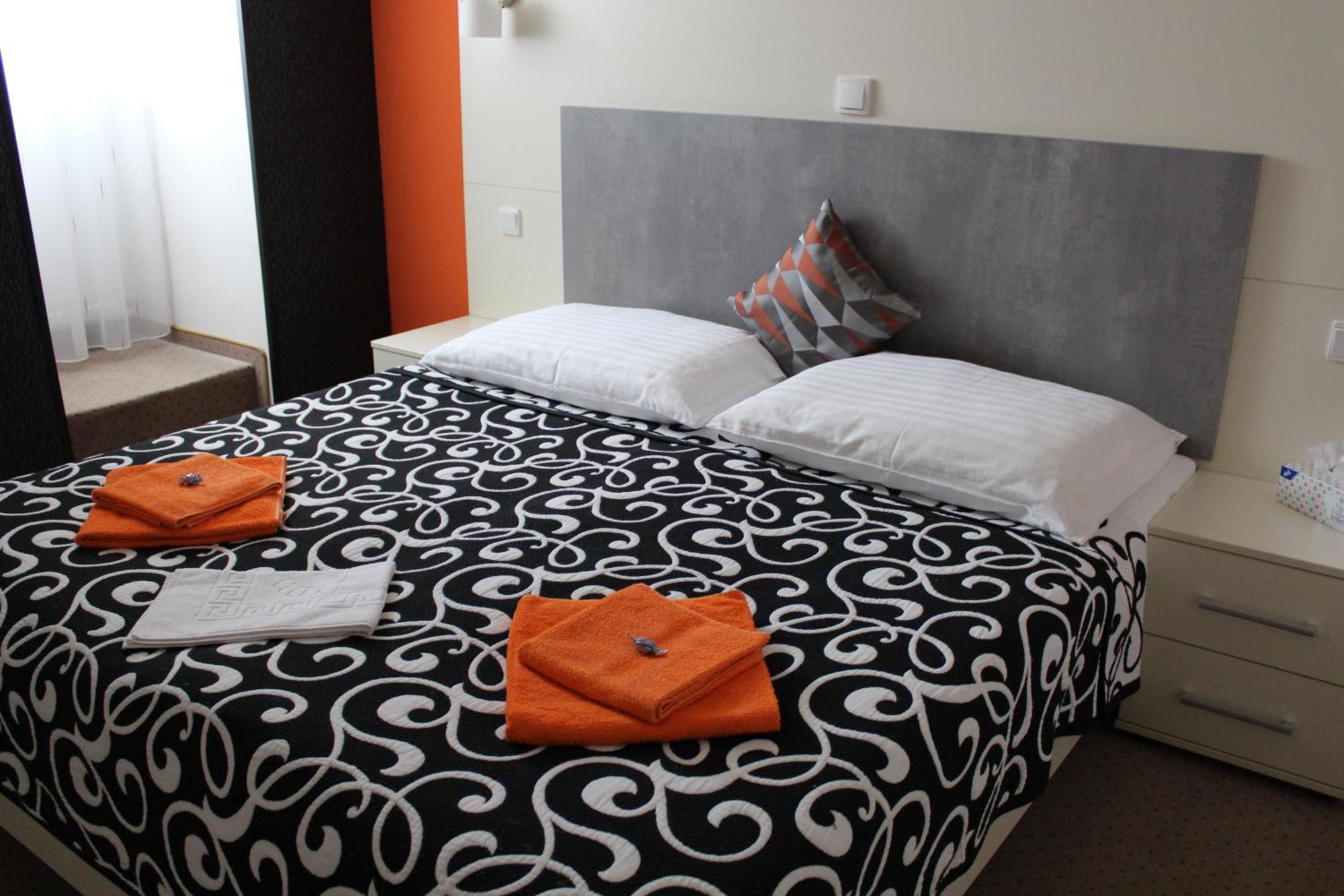 Apartments Verona Karlovy Vary Esterno foto