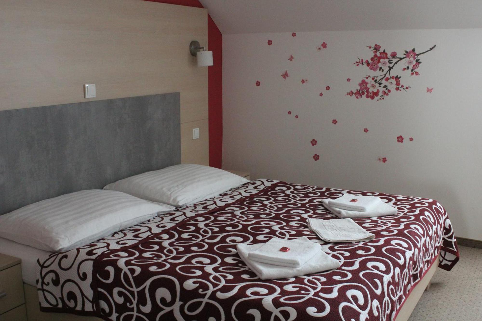 Apartments Verona Karlovy Vary Esterno foto